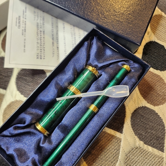 MIKIMOTO International Perfume refillable/ Lip Brush with pearls Vintage not use - Picture 8 of 10